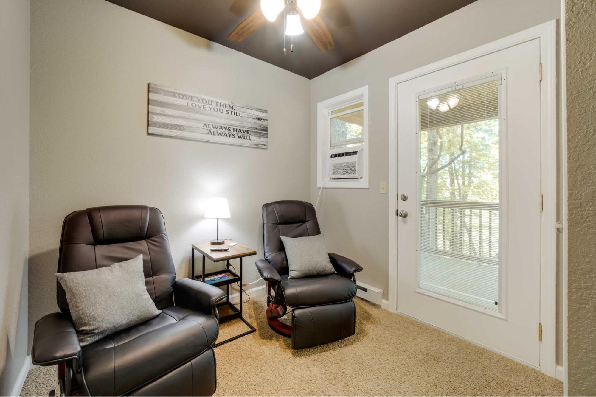 Cozy Whittier Cabin And Yard And Hot Tub, Pets Welcome Экстерьер фото