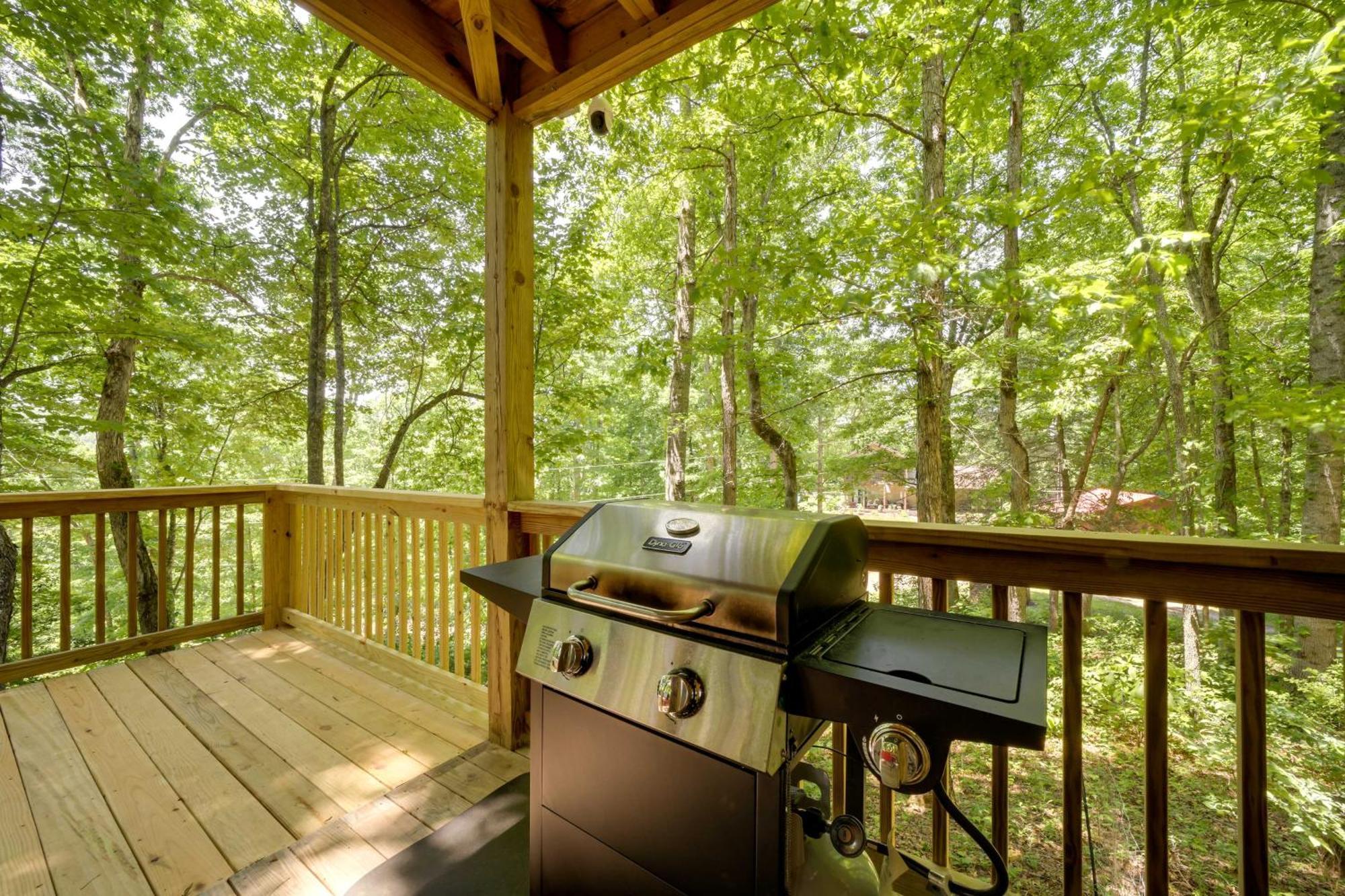 Cozy Whittier Cabin And Yard And Hot Tub, Pets Welcome Экстерьер фото