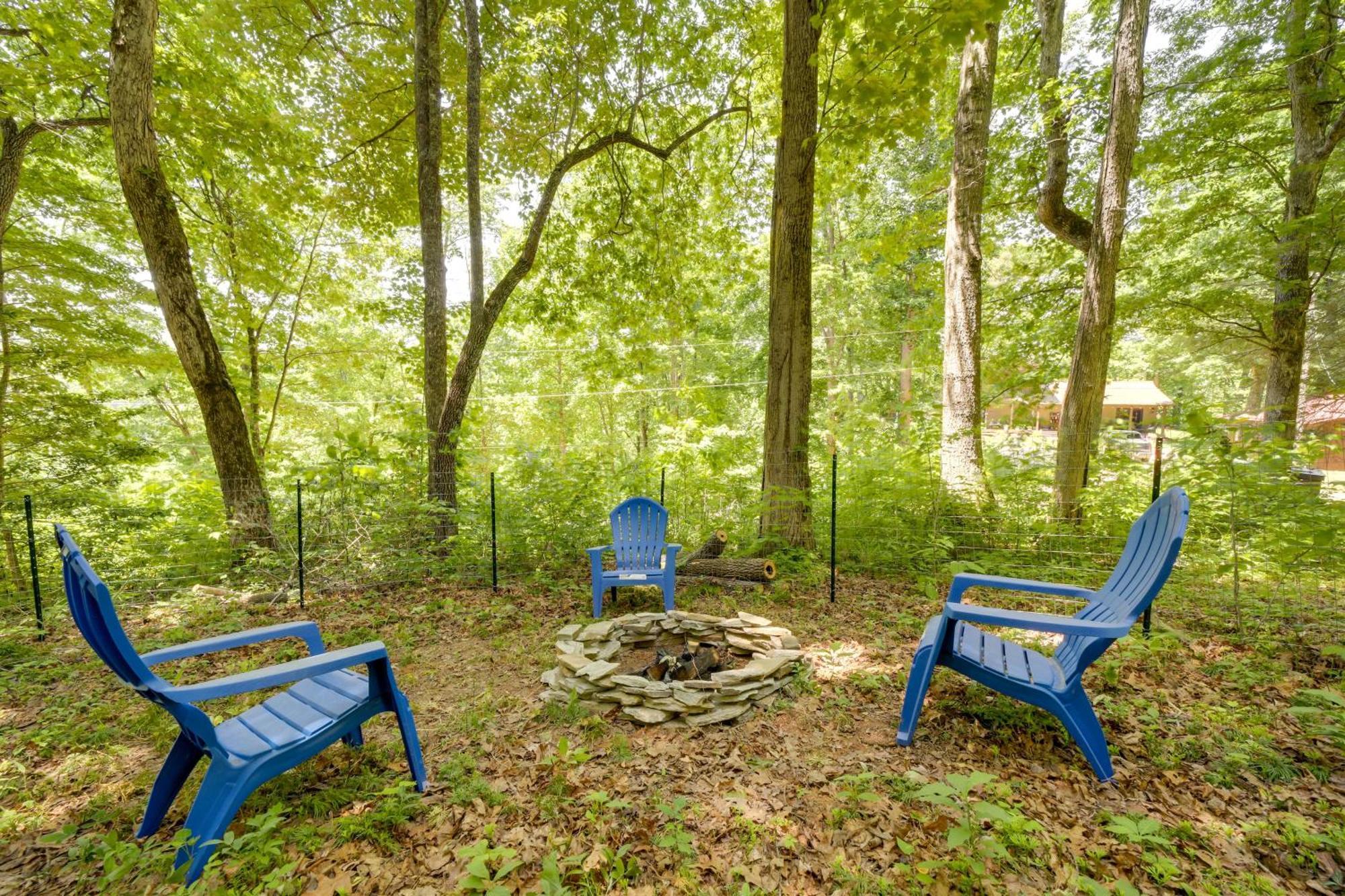 Cozy Whittier Cabin And Yard And Hot Tub, Pets Welcome Экстерьер фото